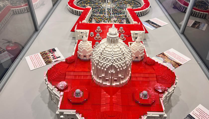 Powiększ obraz: Wystawa Budowli z Klocków Lego w Sky Tower