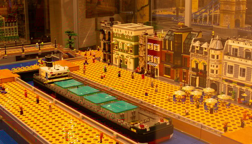 Powiększ obraz: Wystawa Budowli z Klocków Lego w Sky Tower