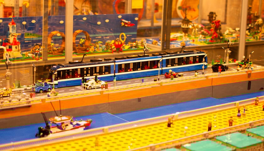 Powiększ obraz: Wystawa Budowli z Klocków Lego w Sky Tower