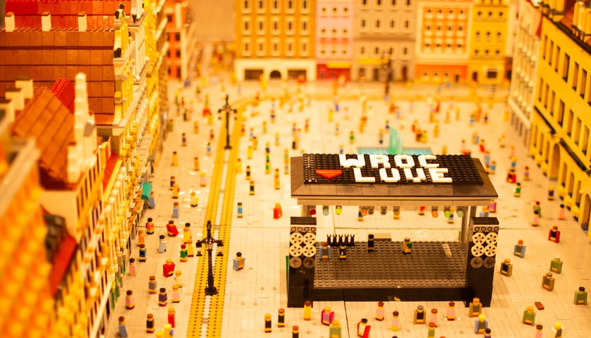 Powiększ obraz: Wystawa Budowli z Klocków Lego w Sky Tower