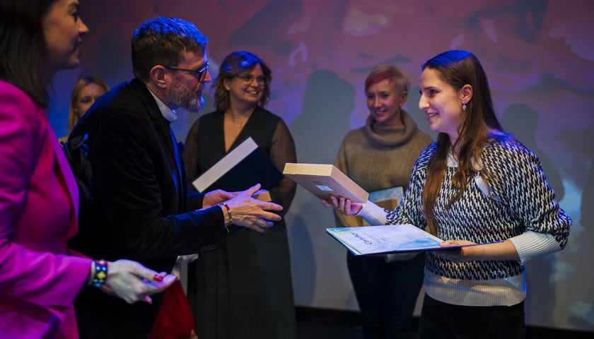 Powiększ obraz: <p>Finał &bdquo;Aniołkowego Grania&rdquo; we Wrocławskim Teatrze Lalek 19 stycznia 2026</p>