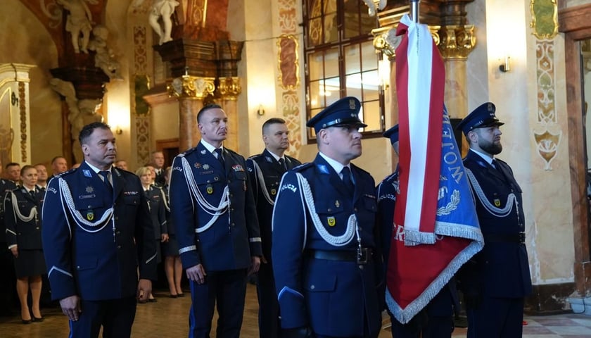 Uroczystość zaślubin nowych policjantów w Oratorium Marianum