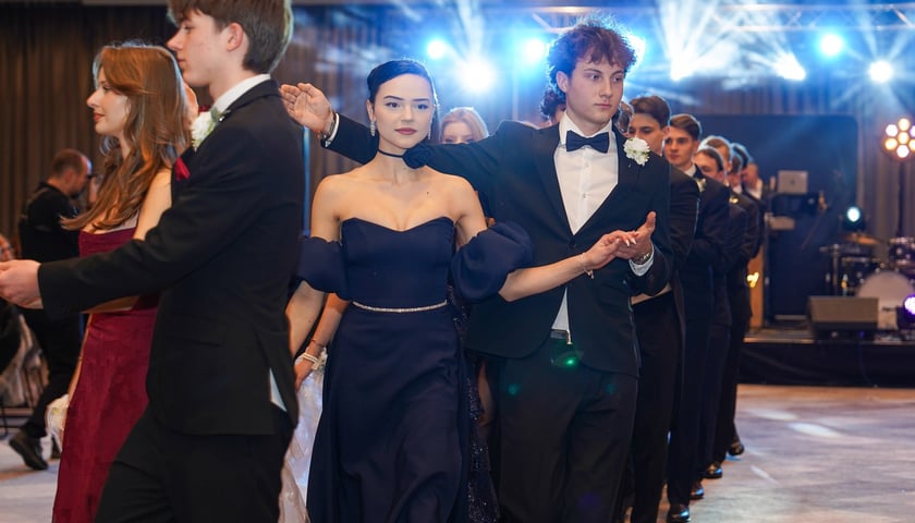 Powiększ obraz: Fotorelacja ze studniówki X LO, 23 stycznia 2026 r.