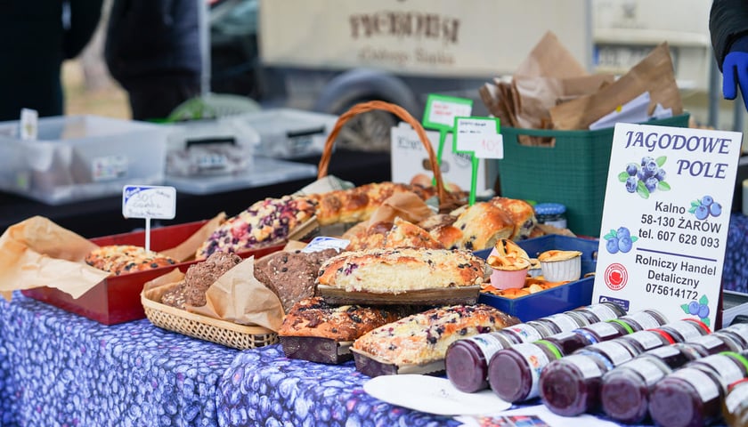 Powiększ obraz: Dolnośląski Targ Rolny przy ul. Zwycięskiej. Wrocław, 24.01.2026