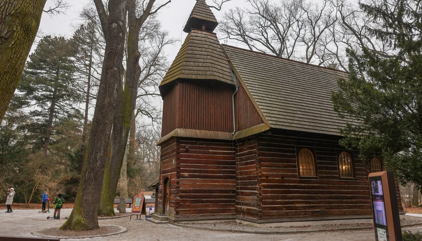 Powiększ obraz: <p>Dawny kości&oacute;ł św. Jana Nepomucena w Parku Szczytnickim, przeniesiony do Wrocławia w 1913 roku.&nbsp;</p>