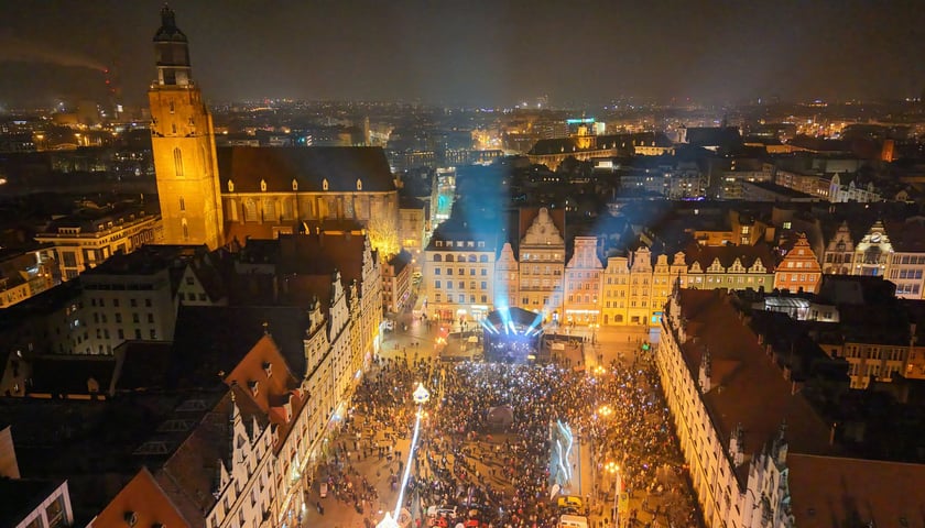 Powiększ obraz: Światełko do Nieba w Rynku 25.01. podczas Finału WOŚP 2026
