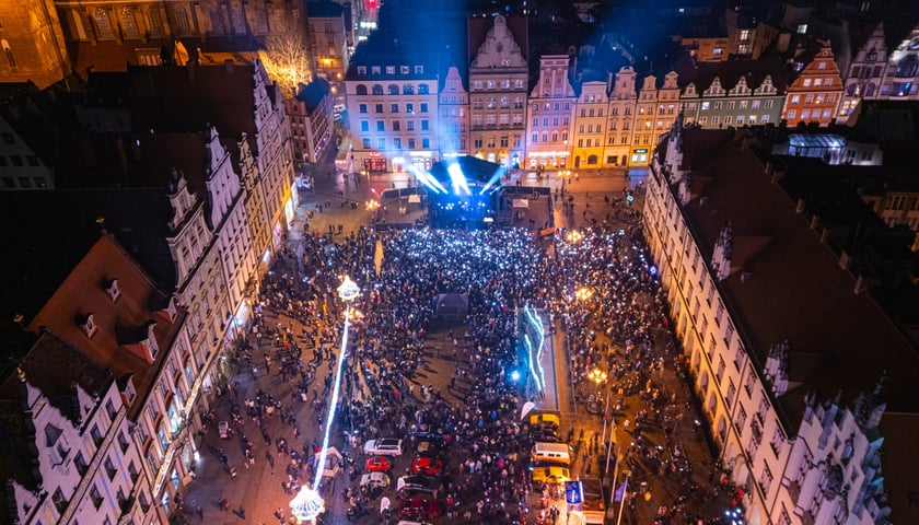 Powiększ obraz: Wrocławski Rynek podczas Światełka do Nieba
