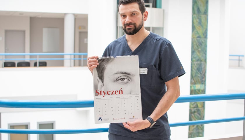 Powiększ obraz: Mateusz Rakowski, kierownik Biura ds. Transplantacji i Donacji USK