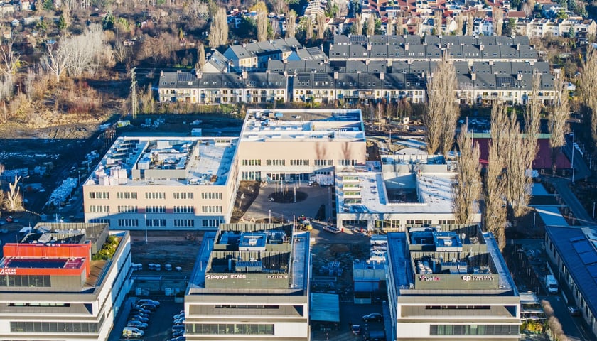 Powiększ obraz: ZSP na Zwycięskiej w trakcie budowy, grudzień 2025 (widok z góry)