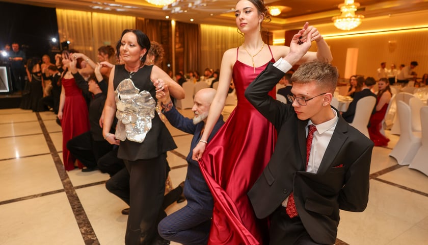 Bal studniówkowy uczniów IV LO we Wrocławiu