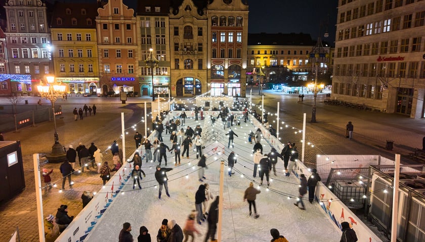 Powiększ obraz: Lodowisko w Rynku