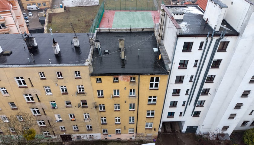 Powiększ obraz: Kamienica Żeromskiego 5 przed remontem, luty 2026