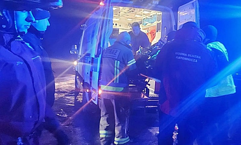 Powiększ obraz: W poszukiwaniach uczestniczyli funkcjonariusze policji, straży pożarnej oraz służb ochotniczych – razem 40 osób