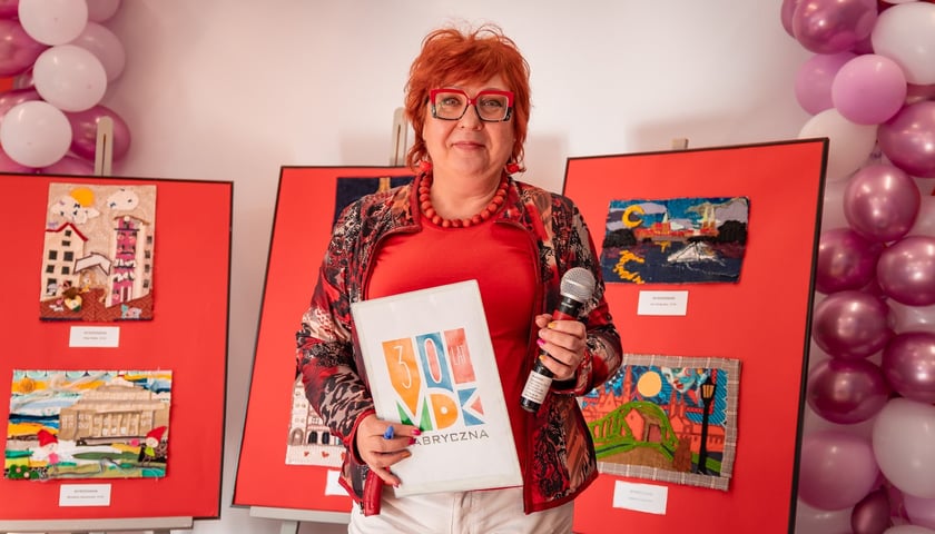 Powiększ obraz: <p>Wystawa &bdquo;Wrocławskie Ekofloresy&rdquo; w Młodzieżowym Domu Kultury Fabryczna przy ul. Zemskiej</p>