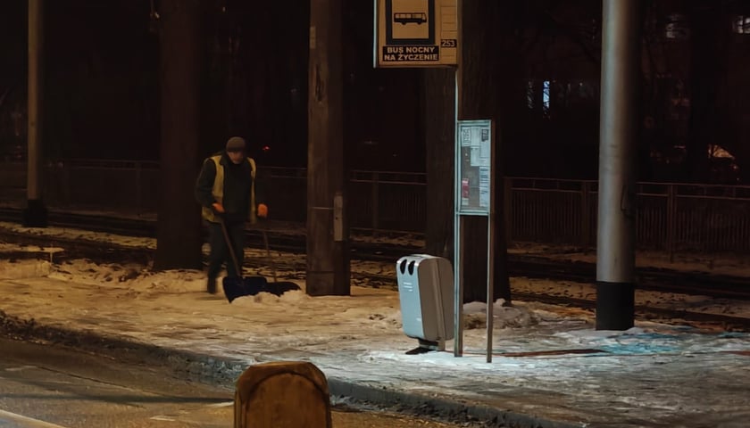 Akcja Zima we Wrocławiu - odśnieżanie i odladzanie z 17 na 18 lutego