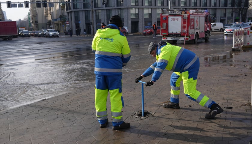Powiększ obraz: Awaria magistrali w centrum Wrocławia - 19 lutego