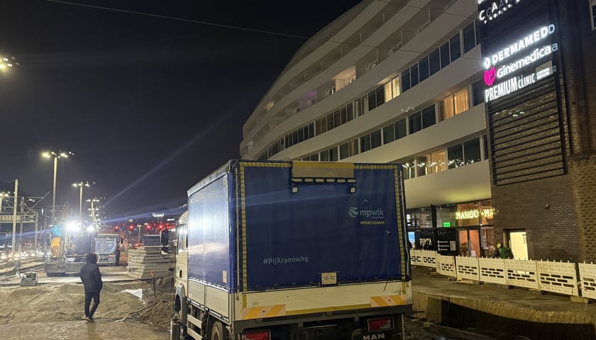 Powiększ obraz: Naprawa awarii magistrali wodociągowej