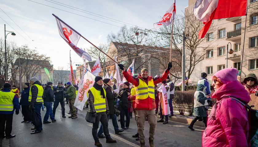 Powiększ obraz: Protest związkowc&oacute;w 20 lutego 2026