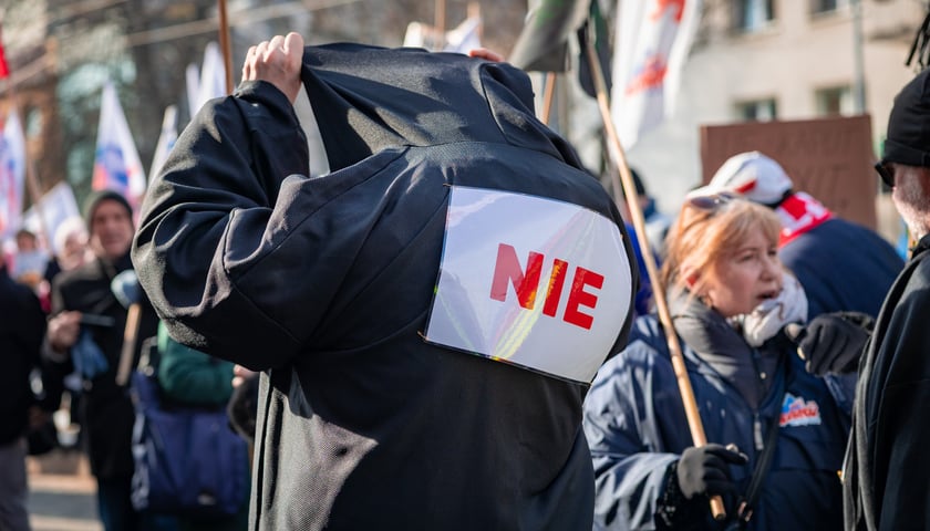 Powiększ obraz: Protest związkowc&oacute;w 20 lutego 2026