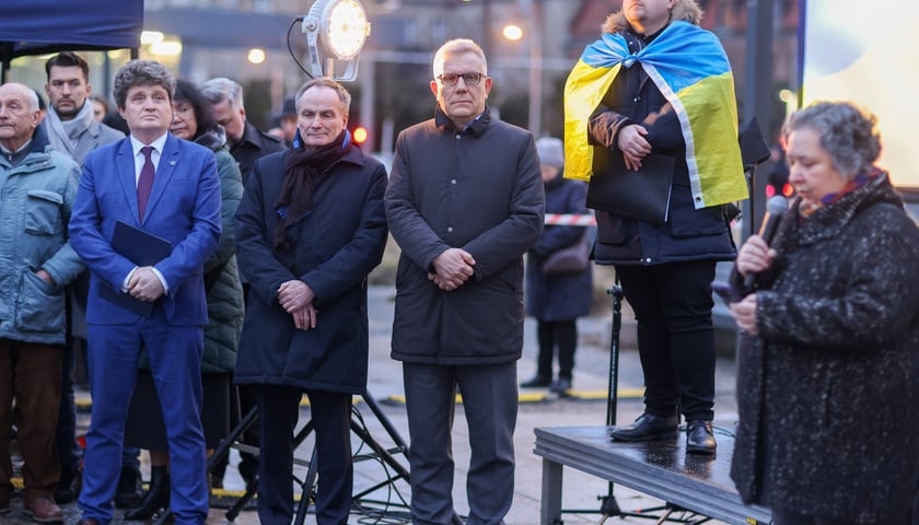 Uroczystości w czwarą rocznicę wybuchu wojny w Ukrainie, na Pl. Nowy Targ we Wrocławiu