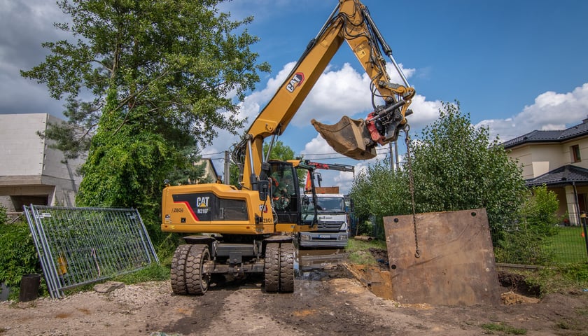 Nowe przyłącza i sieć kanalizacji sanitarnej na Brochowie