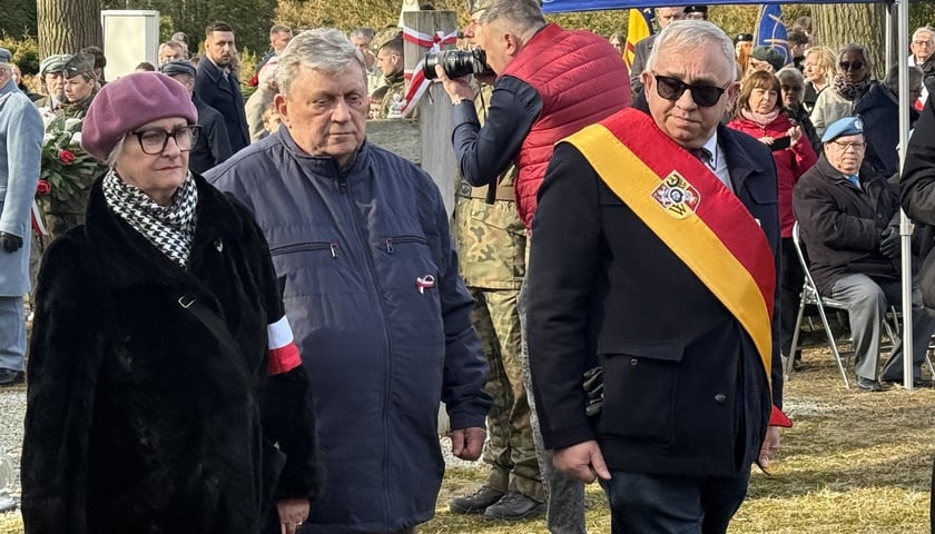 Powiększ obraz: Obchody Narodowego Dnia Pamięci Żołnierzy Wyklętych na Cmentarzu Osobowickim przy Pomniku Ofiar Terroru Komunistycznego 1945–1956