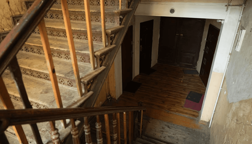 Powiększ obraz: <p>Z p&oacute;łpiętra znikną dotychczasowe toalety</p>