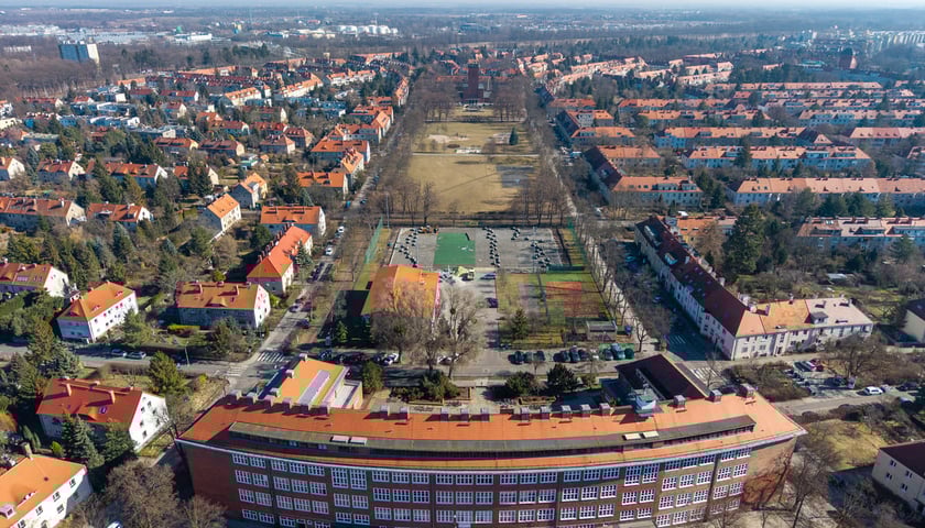 Powiększ obraz: Remont boiska Spartan na Sępolnie. Wrocław, 03.03.2026