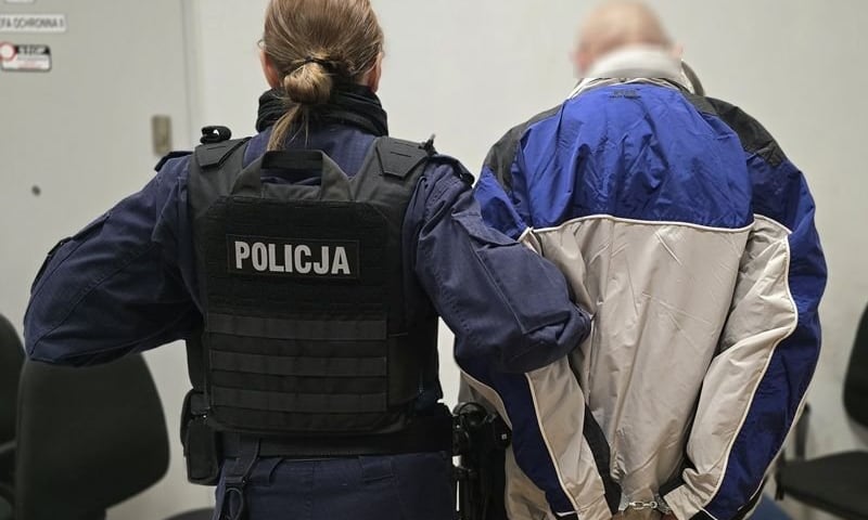 Zatrzymanie poszukiwanego mężczyzny przez policję