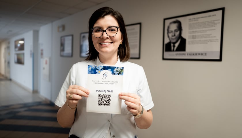 Powiększ obraz: <p>Kampania ma swoje ulotki z kodem QR przekierowującym na Instagrama</p>