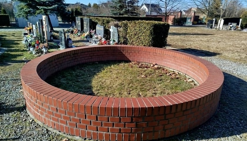 Ogródek Pamięci na cmentarzu na Pawłowicach