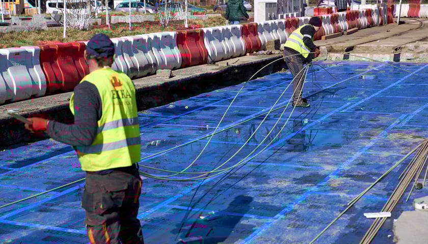 Powiększ obraz: Remont torowiska w rejonie skrzyżowania Glinianej z Borowską