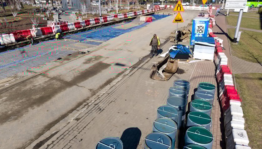 Powiększ obraz: Remont torowiska w rejonie skrzyżowania Glinianej z Borowską