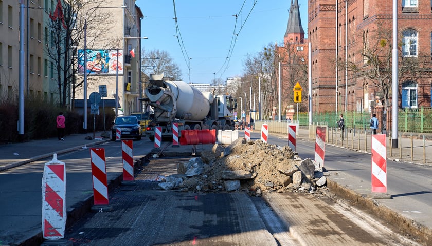 Powiększ obraz: Remont torowiska w rejonie skrzyżowania Glinianej z Łódzką