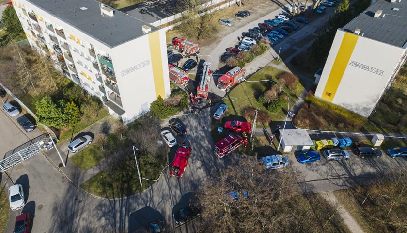 Powiększ obraz: Pożar magazynu  na terenie Wojewódzkiego Szpitala Specjalistycznego we Wrocławiu przy ulicy Kamieńskiego