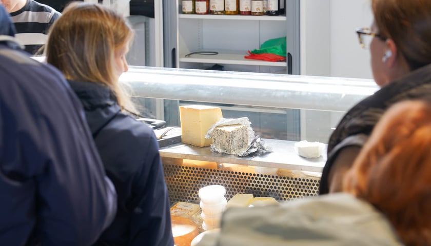 Powiększ obraz: Dolnośląski Targ Rolny przy ul. Zwycięskiej we Wrocławiu, 14.03.2026