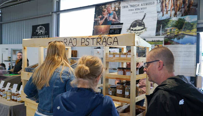 Powiększ obraz: Dolnośląski Targ Rolny przy ul. Zwycięskiej we Wrocławiu, 14.03.2026