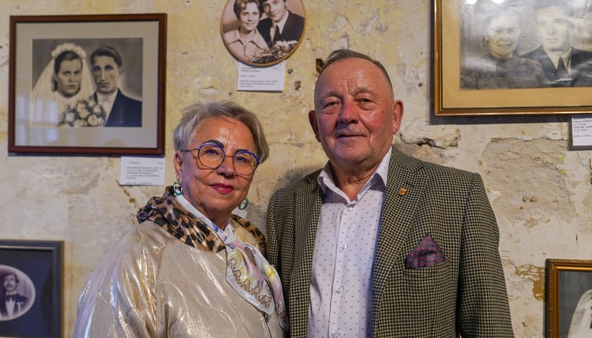 Powiększ obraz: Wystawa „Monidła – portret ślubny” - werisaż