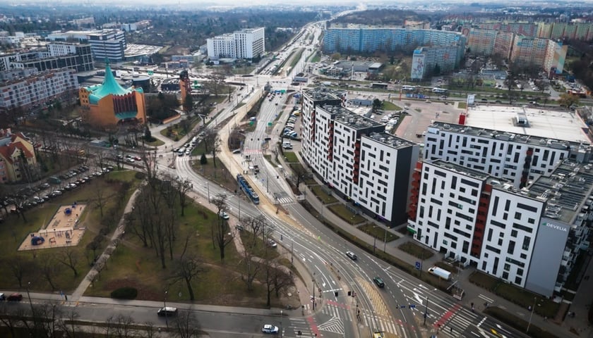 Powiększ obraz: TAT na ul. Bardzkiej