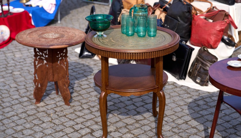 Powiększ obraz: Targ Staroci pod Iglicą - marzec 2026