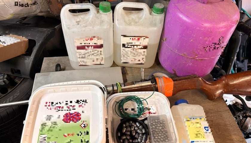 Przedmioty znalezione przez policjantów u zatrzymanego