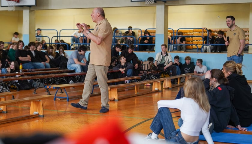 Powiększ obraz: Bezpieczny Wrocław w szkołach - szkolenie w LO nr X, 24.03.2026 r.