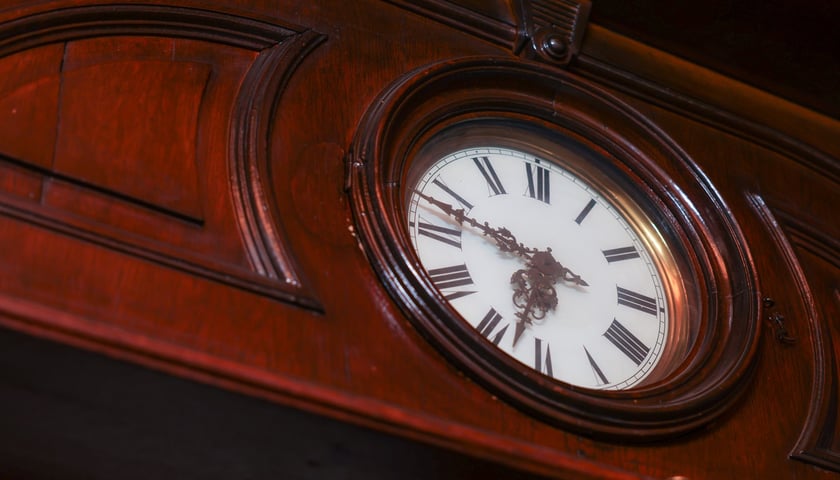 Apteka pod Słońcem sprzedana - zabytkowe meble zostają