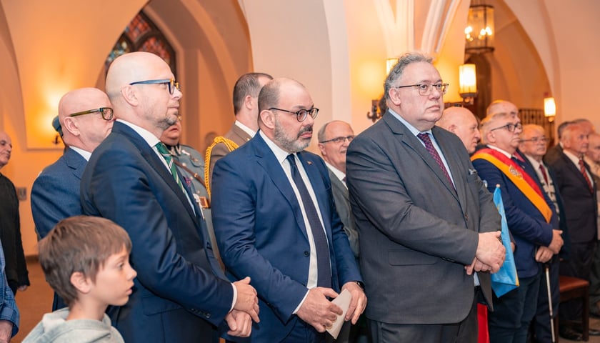 Powiększ obraz: <p>Odsłonięcie popiersia generała J&oacute;zefa Bema we wrocławskim ratuszu</p>