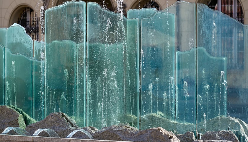 Powiększ obraz: <p>Fontanna Zdr&oacute;j na Rynku we Wrocławiu</p>