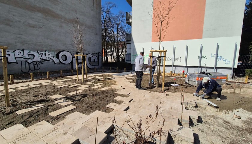 Prace na skwerze przy ul. Sztabowej/Podchorążych