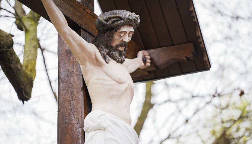 Powiększ obraz: Procesja i poświęcenie krzyża nad Odrą. Zdjęcie z uroczystości 3.04.2026