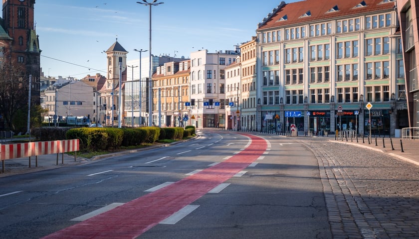 Powiększ obraz: Pusty Wrocław w niedzielny poranek&nbsp;- Wielkanoc 2026