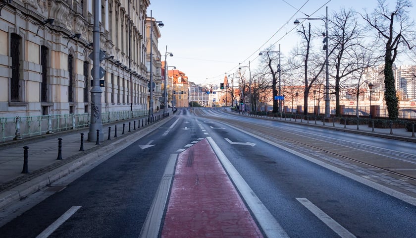 Powiększ obraz: Pusty Wrocław w niedzielny poranek&nbsp;- Wielkanoc 2026