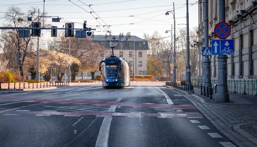 Powiększ obraz: Pusty Wrocław w niedzielny poranek&nbsp;- Wielkanoc 2026